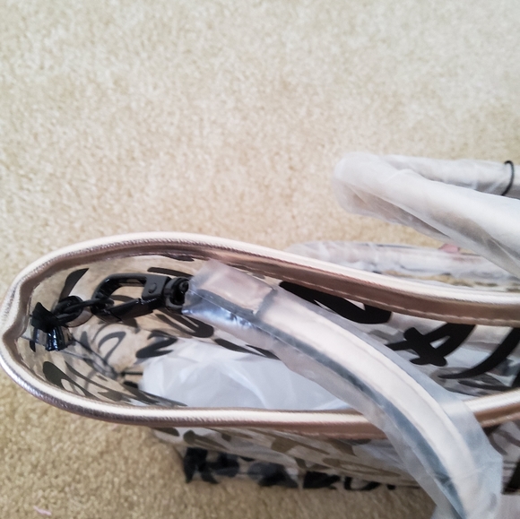 Victoria's Secret Bag - Picture 3 of 7